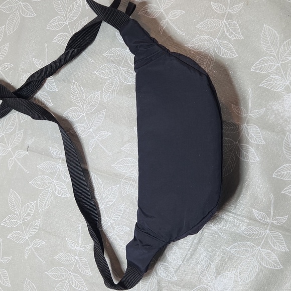 Puma Fanny Pack - Picture 5 of 6